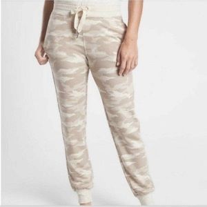 Athleta Balance Printed Jogger Pant | Size Medium Tall